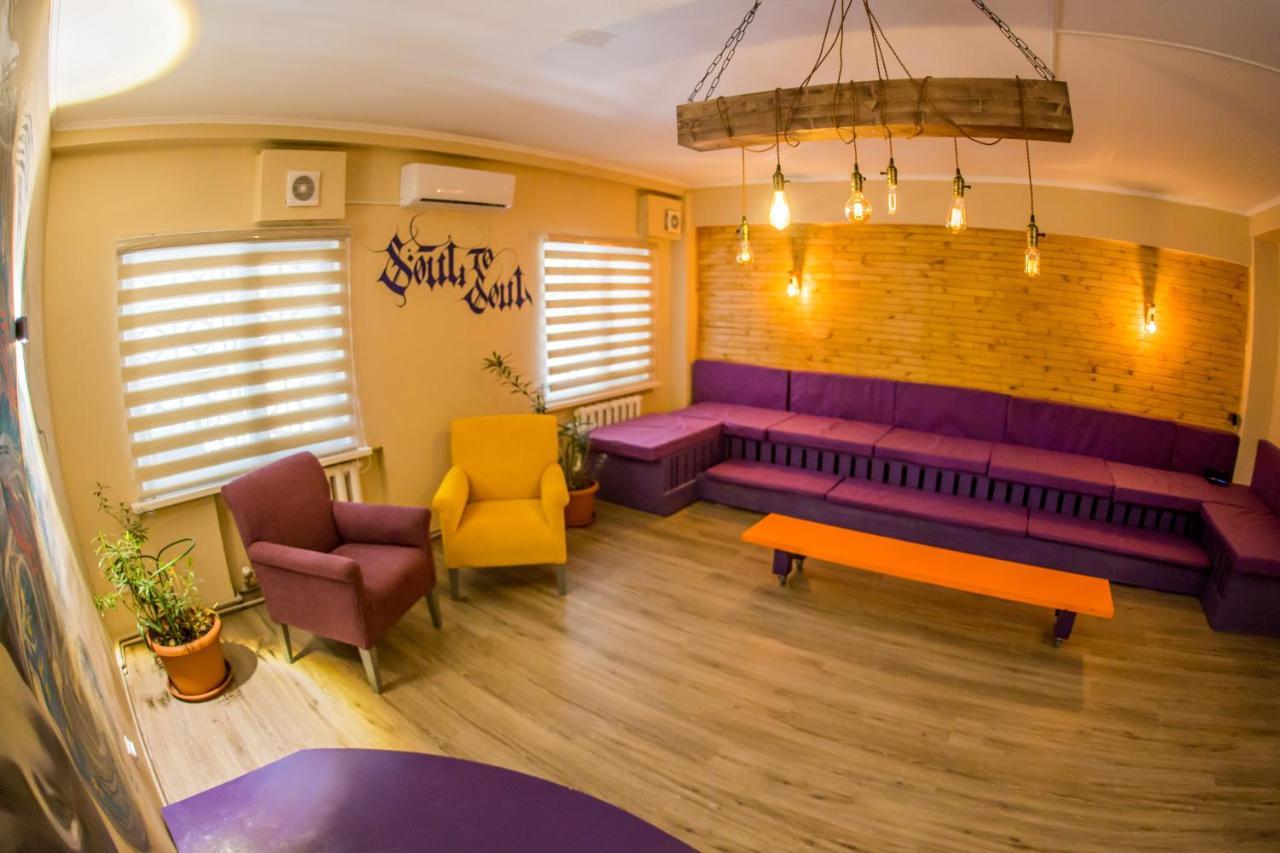 West Point Soul Hostel アルマトイ エクステリア 写真